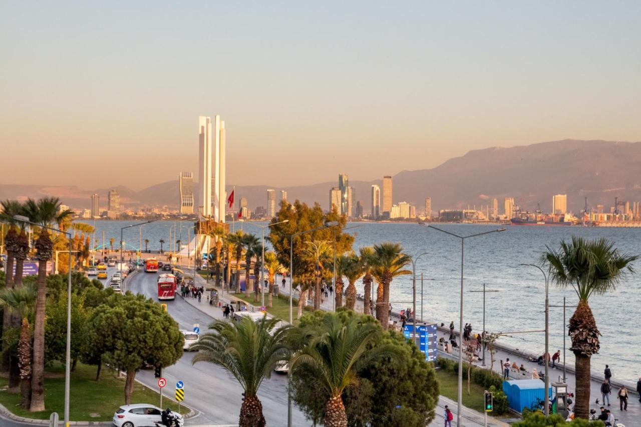 Flat With Sea View Near Karsiyaka Coast Daire İzmir Dış mekan fotoğraf